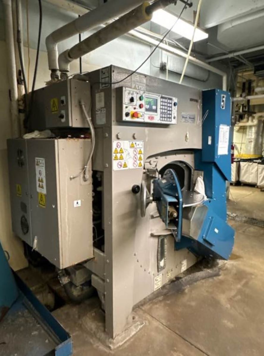 220 Lb. Milnor #42044SP2, Washer Extractor, Divided Cylinder, Pass-Thru, Hydro Cushion, 480 V., 2006 - Image 8