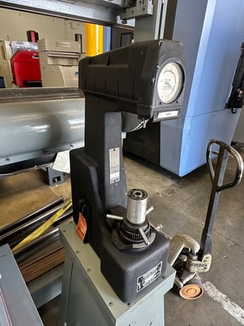 Rockwell #4JR, Superficial Hardness Tester, 12" vertical, 5.25" throat - Image 7