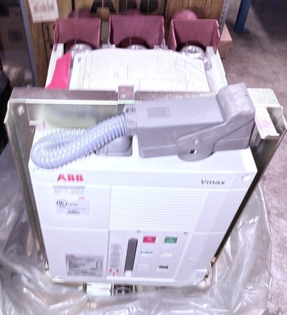 1200 Amps, ABB Circuit Breaker, VMAX/A 15.12.31, drawout, Cat #1VCP000408, Unused - Image 2
