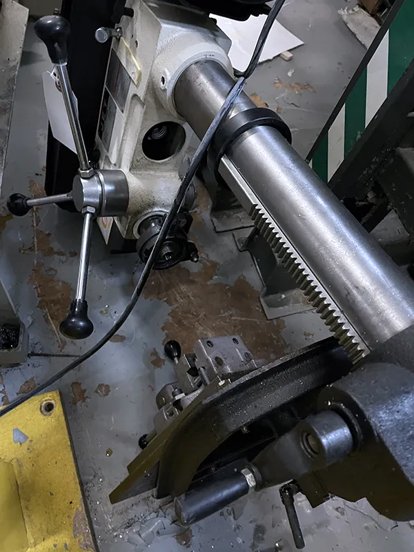 Jet #J-2500, Floor Type Drill Press, 2.87" diameter, 11.5" x 11.5" Table, 24" Table Travel, (16) Spindle - Image 5
