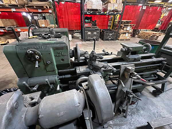 12.5" x 42" Cincinnati #12-1/2x42, Engine Lathe, 230 V, 3-Tool Tool Post, 1971 - Image 2