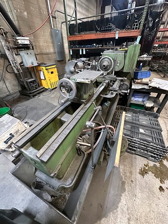 12.5" x 42" Cincinnati #12-1/2x42, Engine Lathe, 230 V, 3-Tool Tool Post, 1971 - Image 4
