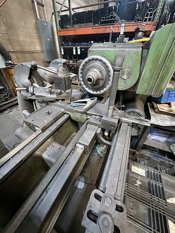12.5" x 42" Cincinnati #12-1/2x42, Engine Lathe, 230 V, 3-Tool Tool Post, 1971 - Image 5