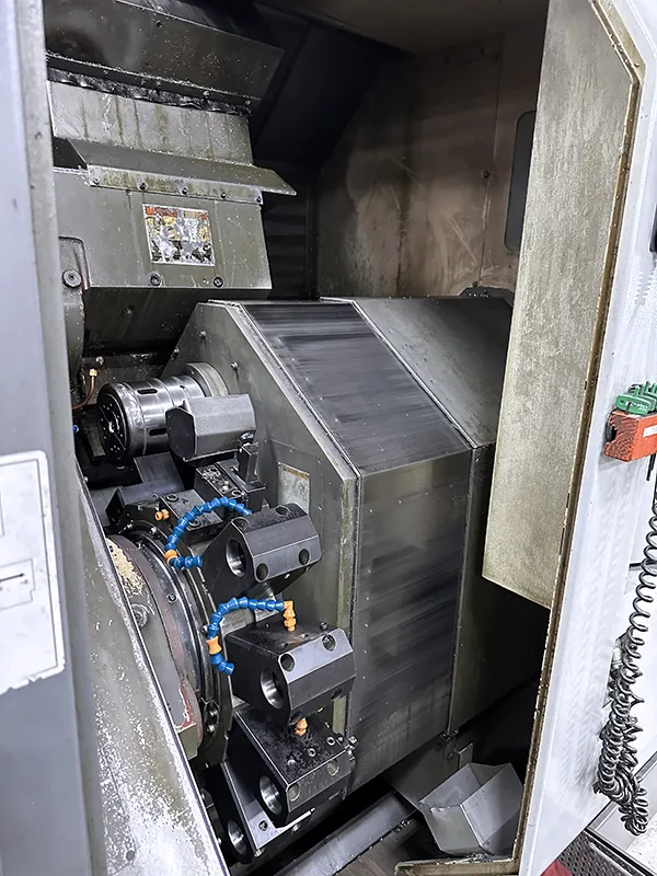 Hyundai Kia #SKT200TTSY, CNC Lathe, 30.7" Swing, 3.1" Bore, 2.5" Bar, 15.4"/11.8" diameter x 36.2" L Turn - Image 4
