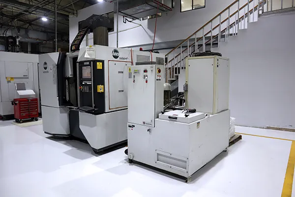 Haas Multigrind #CA, Grinding Center, 10.23" Workpiece diameter, 21.65" Work length, 24.8" X, 13.5" Y, 16.92" - Image 6