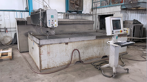 Flow #Mach-3-4020/Stonecrafter, Waterjet, 6' width x 13' L Table, 94000 psi, 100 HP Pump, 2008 - Image 8
