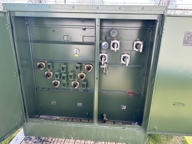1500 KVA 8320Y/4800 Primary, 480Y/277 Secondary, Sunbelt Solomon, 3 phase padmount transformer - Image 3