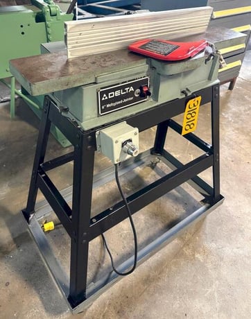 6" Delta #37-280, jointer, 3-knife head, 6-3/8" x 35-3/4" tbl., stand w/ casters - Image 2
