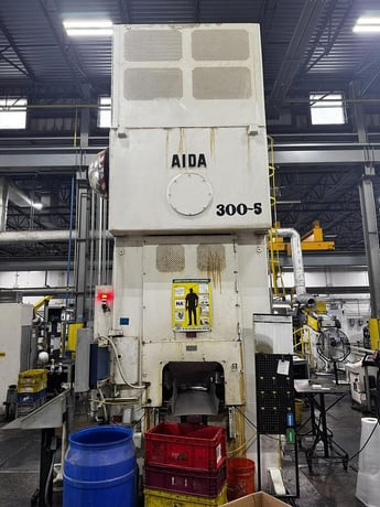 330 Ton, Aida #PMX-L2-300, stamping press, 7.8" stroke, 3.9"adj, 84" x40"bed, 21.6"die height, 40-100 SPM - Image 2