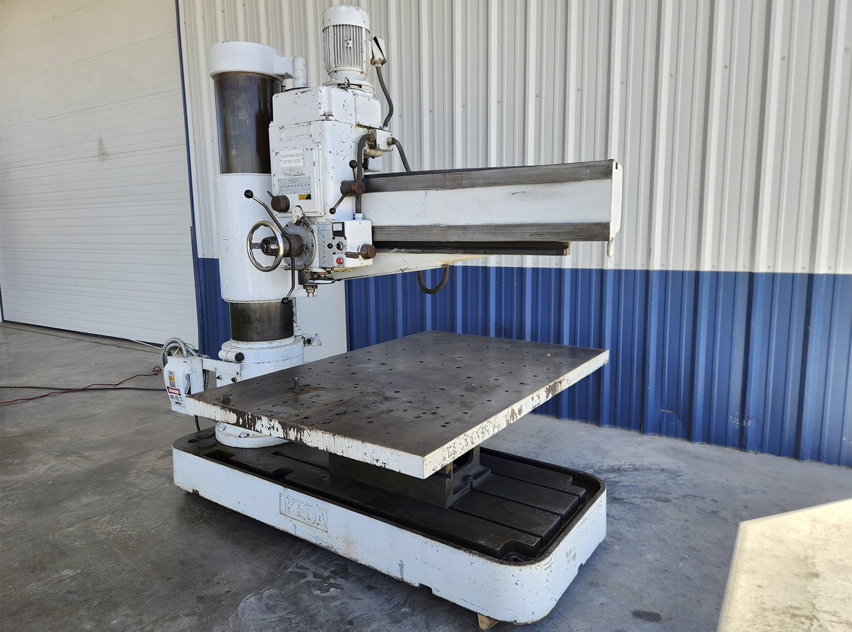 Ikeda #RM-1757, radial drill press, #4MT, 72" x48"tbl., 36" stroke, 48" throat, 7.5 HP - Image 2