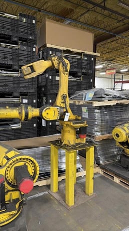 Fanuc, ArcMate 100i, robot arm, 6 axis, 13.2 lb payload, 53.9" reach, articulated - Image 2