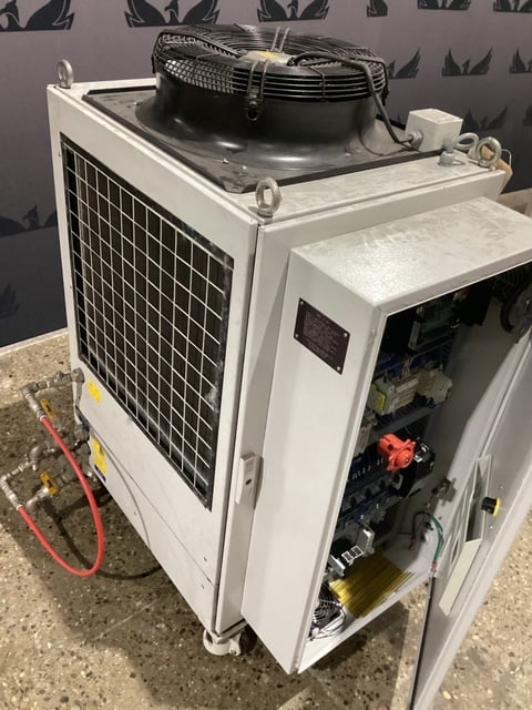 IPG Photonics #LC71.01-A-4.5/6, laser chiller - Image 2