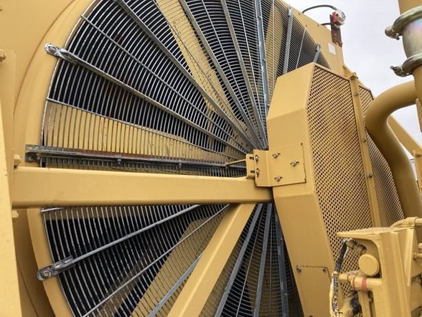 IEA #3516, Radiator, w/ piping, fan, & hub, 1565 hours, 2002 - Image 2