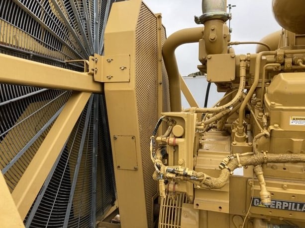 IEA #3516, Radiator, w/ piping, fan, & hub, 1565 hours, 2002 - Image 3