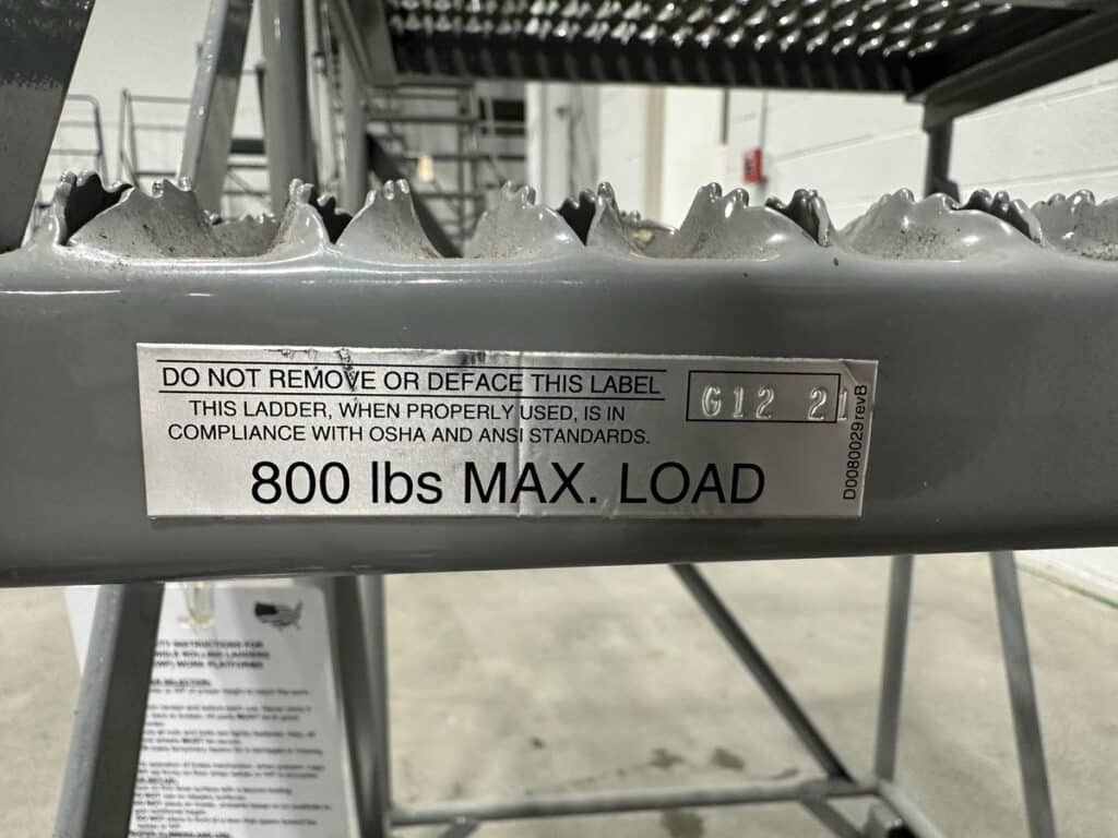 4 Step U-Line, rolling steel staircase ladder, 800 lb. capacity, 50° ladder incline, with work platform - Image 4