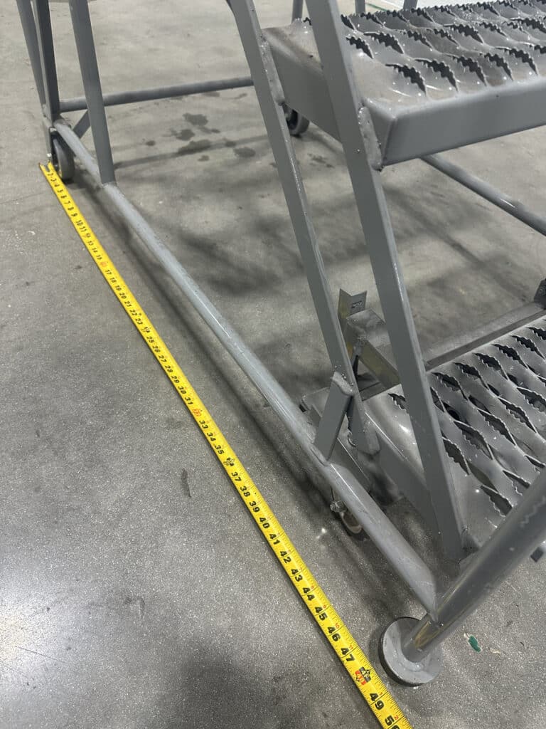4 Step U-Line, rolling steel staircase ladder, 800 lb. capacity, 50° ladder incline, with work platform - Image 6