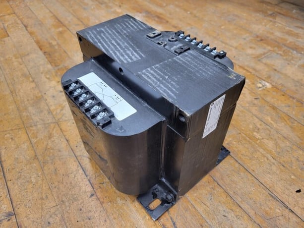 Allen-Bradley 1497B-A14-M12-0-N, Current Control Transformer, 3 KVA, 120/240 Volts, 50/60Hz, Series A - Image 1