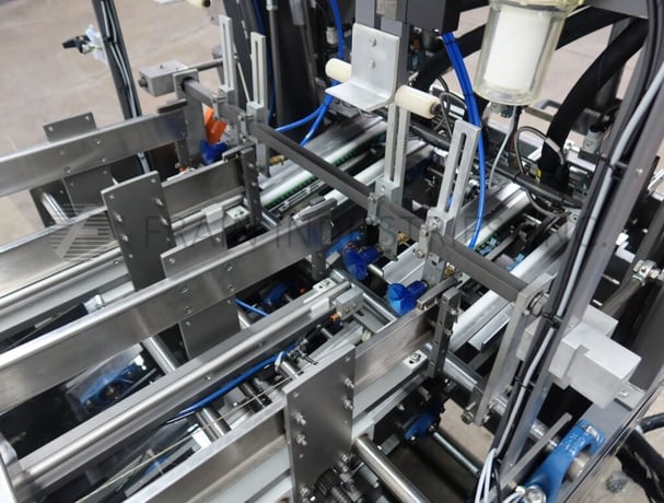 Dual head top load tray former, Delkor #752, automatic, with hot melt glue sealer, 5-60 cycles per minute - Image 2