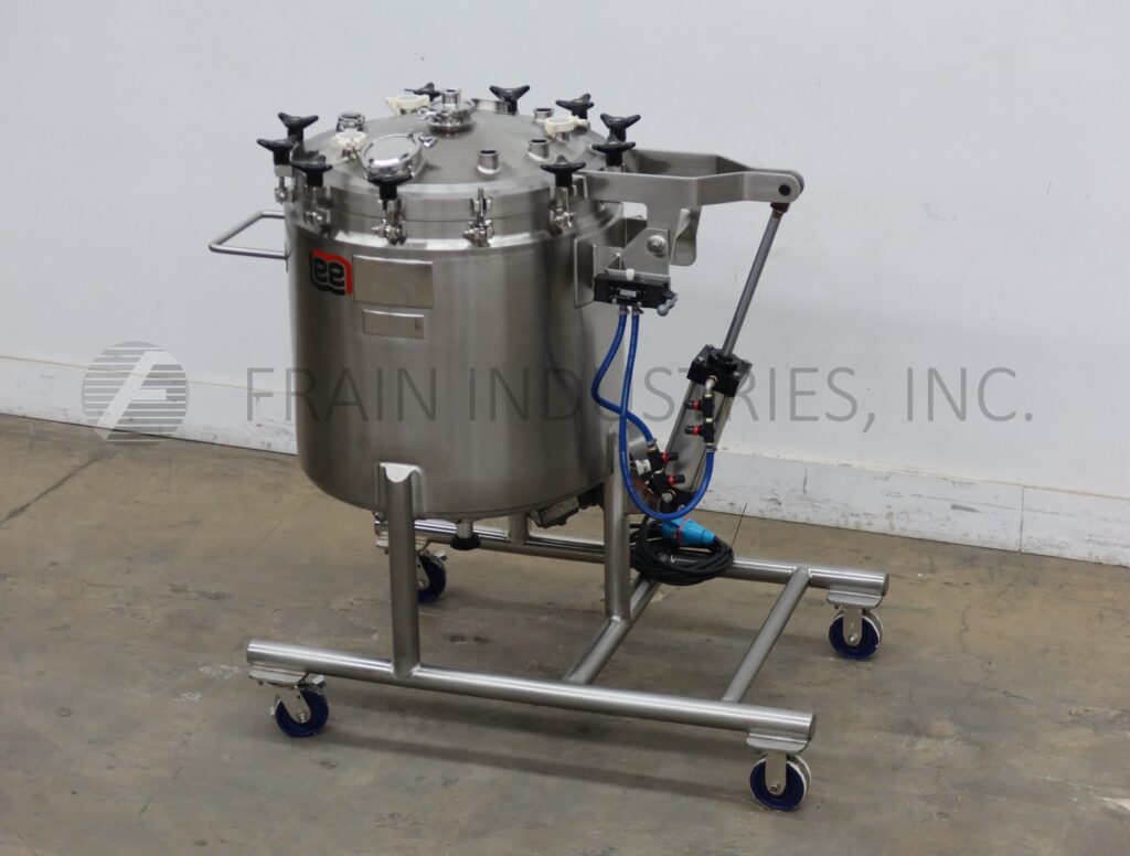 52.8 gallon Lee #200 L U, 200 liter, 316L Stainless Steel, jacketed & insulated, internal vacuum tank, 26" ID - Image 1