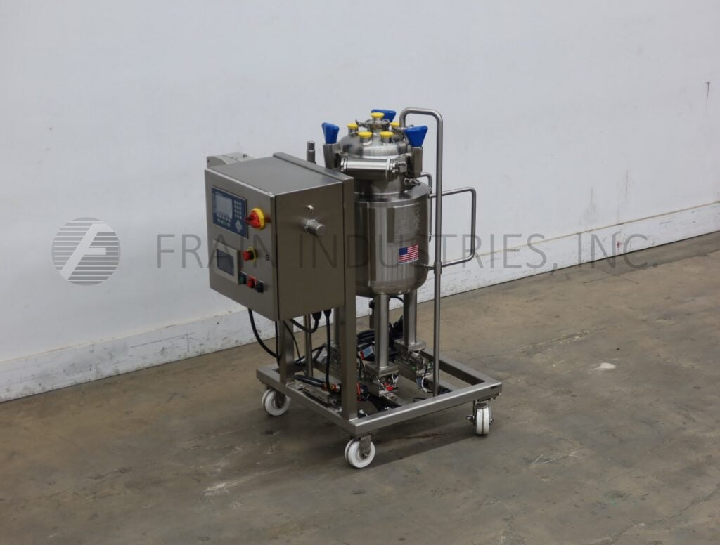 5.2 gallon Holloway America, 20 liter, 316L Stainless Steel, internal vacuum, insulated jacket process tank - Image 1