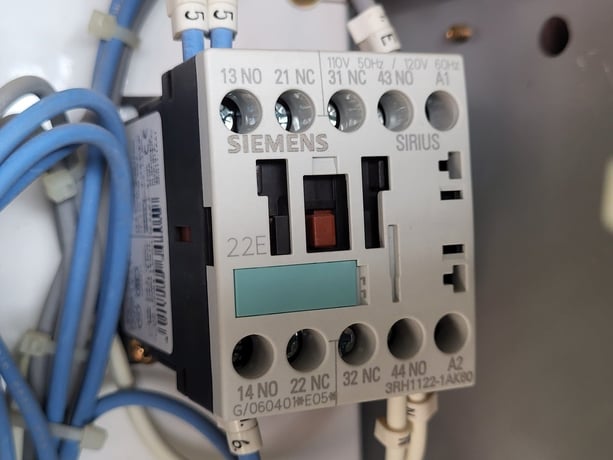 Siemens, 06FA, motor control center bucket, 50 HP, 600 Volts, 3 phase, new surplus - Image 8