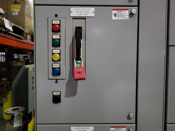Siemens, Tiastar, MCC bucket with 10 amp breaker, 10 HP contactor, new surplus - Image 1