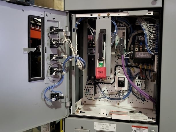 Siemens, Tiastar, MCC bucket with 10 amp breaker, 10 HP contactor, new surplus - Image 5