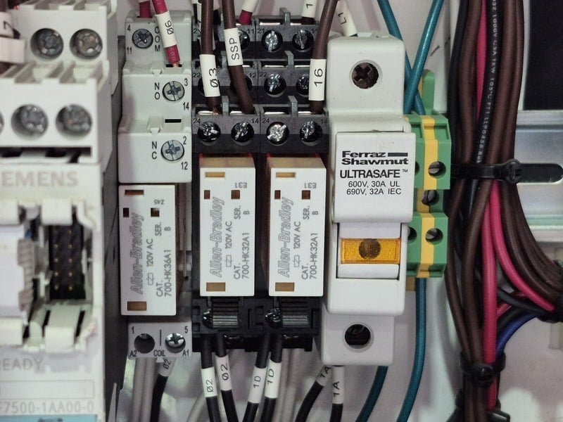 Siemens, 05FH, starter motor control center bucket, 100 HP, 600 Volts, 3 phase, like new - Image 10