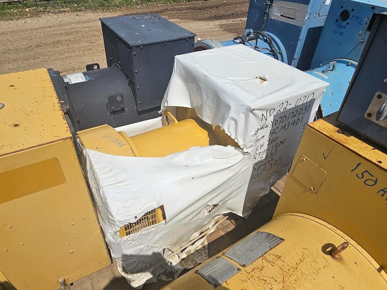 260 KW, 1800 RPM, Caterpillar, generator end, 480 Volts, 3-phase, Frame HC1434D1 - Image 1