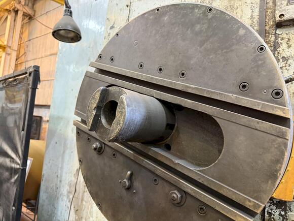 5" Cincinnati Gilbert, floor type horizontal boring mill with floor plate, 50" x 72" infeeding power rotary - Image 4