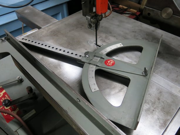 18" x 12" Grob #4V-18, vertical band saw, 28" x 24" x 2-1/2" table, 18" throat, 1/8"-1" blade, 150" L, 3 HP - Image 5