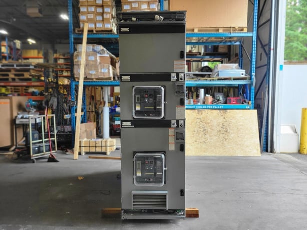 Square D #Power-Zone-4, switchgear with 2x circuit breaker NW32H3, 3200 amp, 600 Volts - Image 1