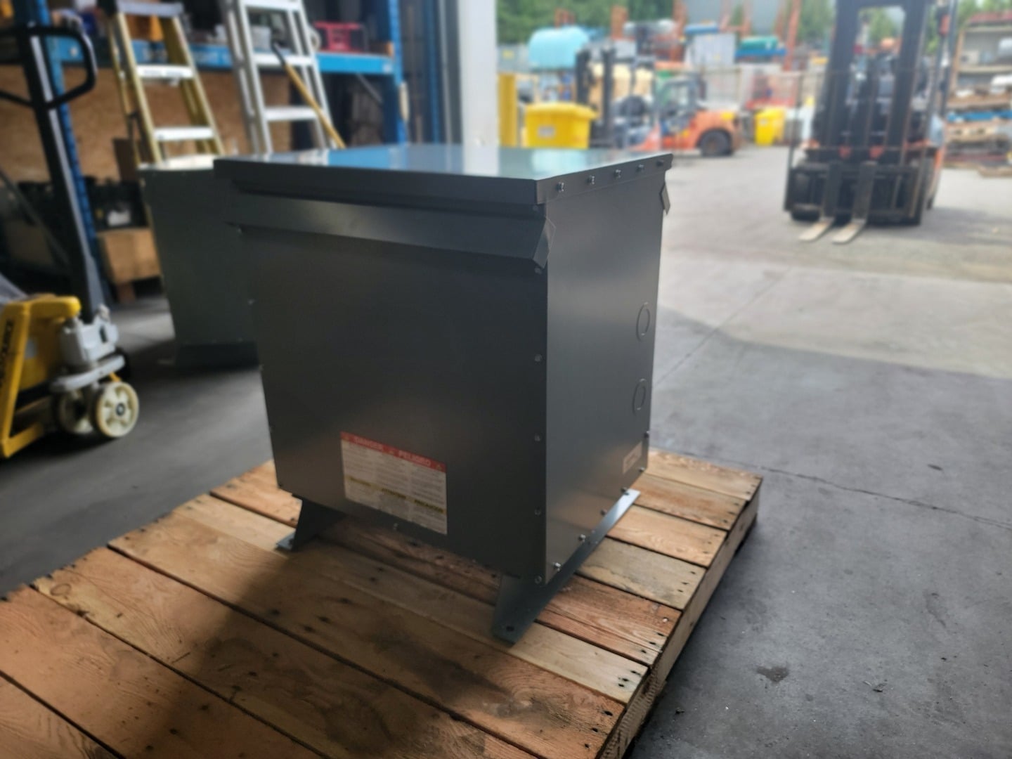 75 KVA 600 Primary, 208Y/120 Secondary, Hammond Power Solutions, dry type, Nema 3R, new surplus - Image 7