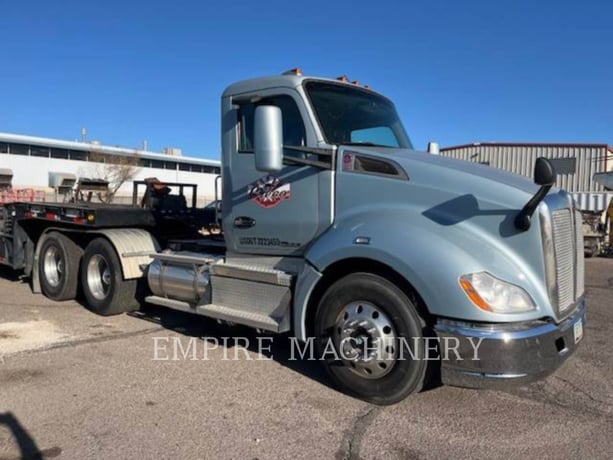 Kenworth (Obsolete) J.h. Day CAB, On Highway Truck Engine, 628952 hours, S/N: 1XKYD49X3JJ193386, 2018 - Image 1