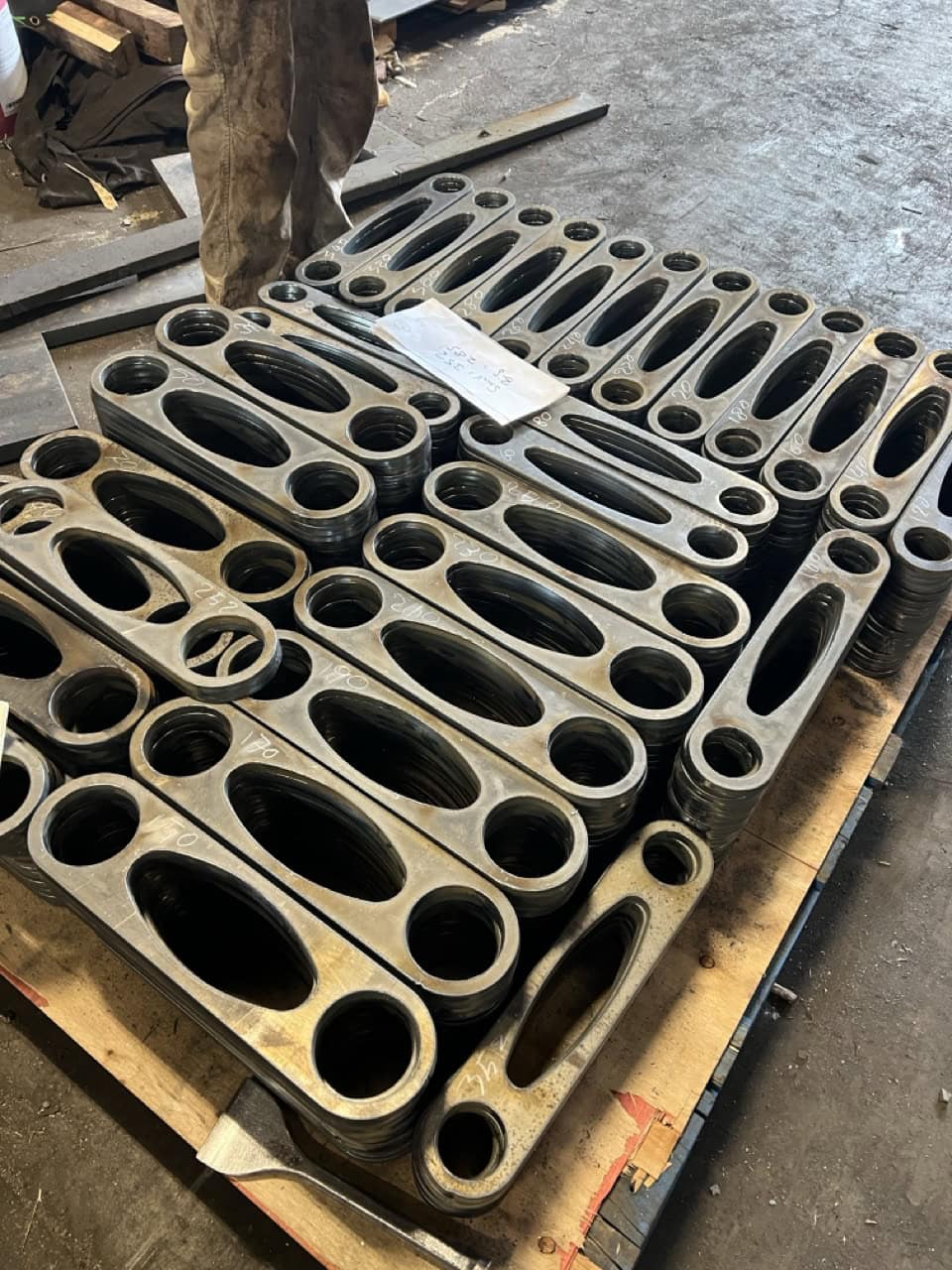AKS, CNC Plasma, w/Dust Collector, 6' x 12' Table, 1.5" Pierce Production, 2" Edge Start, 15 HP Compressor - Image 8