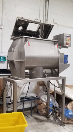 10 cu.ft. Stainless Steel Single Shaft Paddle Blender, 4' L x 3' width x 8' H Dimension, 3.67' Loading - Image 6