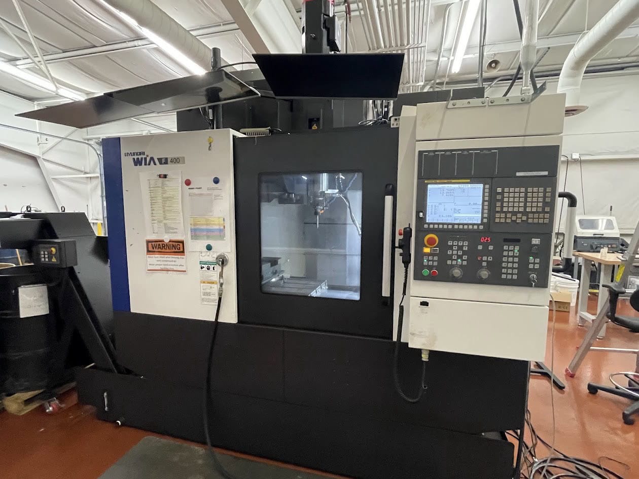 Hyundai Wia #F400, Vertical Machining Center, 31.5" X, 18.1" Y, 20.5" Z, 39.4" x 18.1" Table, 20 HP, 12000 - Image 1