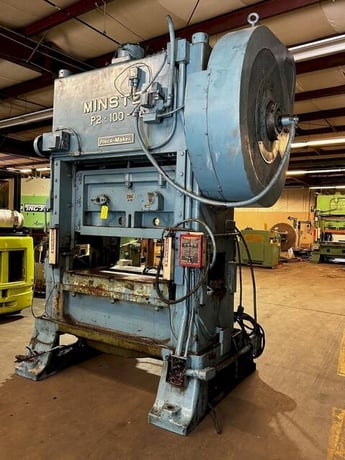 100 Ton, Minster #P2-100-48, straight side double crank, 4" stroke, 17" Shut Height, 200 SPM, 31" x48"bed - Image 3