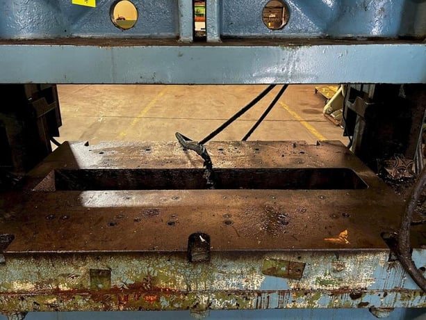 100 Ton, Minster #P2-100-48, straight side double crank, 4" stroke, 17" Shut Height, 200 SPM, 31" x48"bed - Image 7