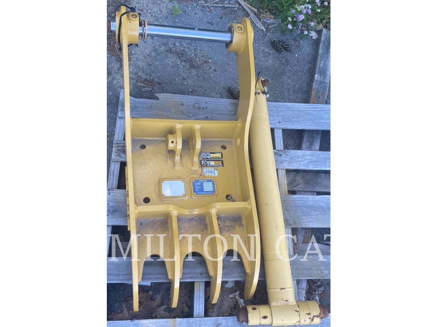 Craig BHL PARTIAL ROTATION HYDRAULIC THUMB, Quick Connector, S/N: 2T22071378, 2022 - Image 1