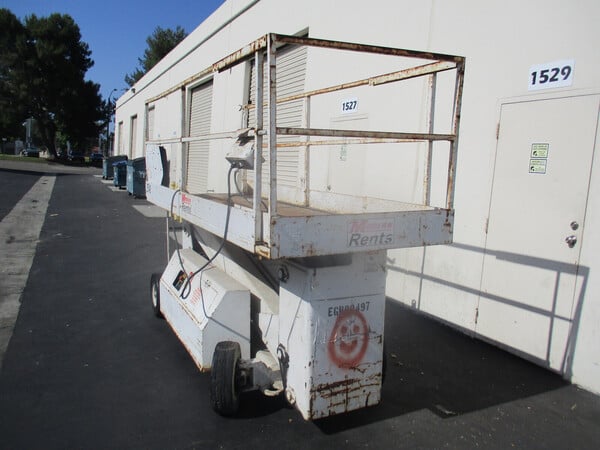 1000 lb. Simon Aerials #L2548-E, scissor lift, 25' lift height - Image 2