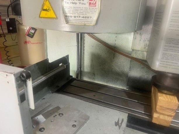 Haas #TM-2, CNC vertical machining center, 40" X, 16" Y, 16" Z, 4000 RPM, 20 automatic tool changer, Cat 40 - Image 3