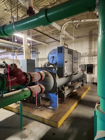 500 Ton, Carrier #23XRV5556NRVAA50-S, Water-Cooled Chiller, R-134a, R05 compressor, 2012 (3 available) - Image 3