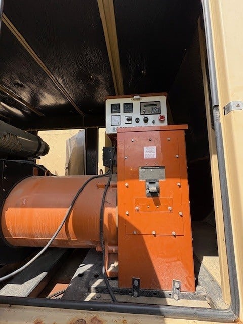 300 KW Generac #SD300-K36133D18EPSYC, diesel generator set, 277-480 Volts, 572 hours, 2001 - Image 7