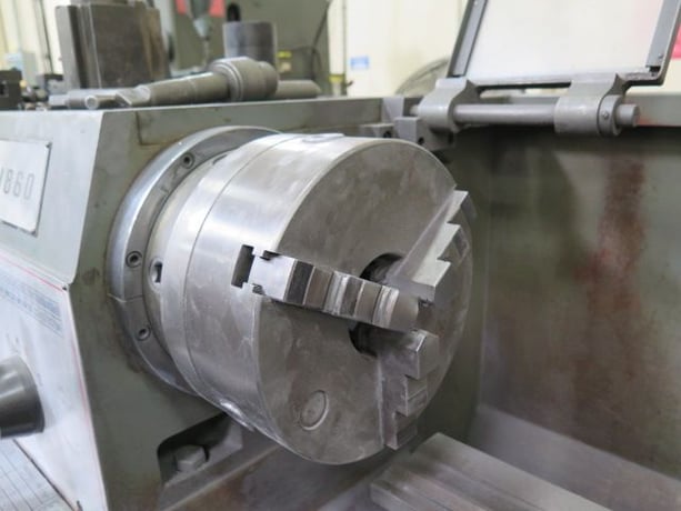 18" x 60" Cosmo #L-1860, engine lathe, 10" swing over cross slide, 7.5 HP, 3.2" bore, 12 speed 40-2000 RPM - Image 4
