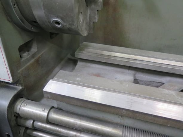 18" x 60" Cosmo #L-1860, engine lathe, 10" swing over cross slide, 7.5 HP, 3.2" bore, 12 speed 40-2000 RPM - Image 7