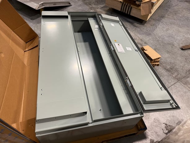 Eaton #RPC3673, 73" panelboard enclosure NEMA 12/3R Rainproof/Dustproof - Image 5