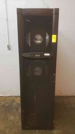APC #ACRP102, InRow AC, R407C, (2) Blowers & Heaters, 2.4/11.5 bar, 32 Amps, 380-415 VAC - Image 1