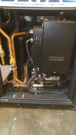 APC #ACRP102, InRow AC, R407C, (2) Blowers & Heaters, 2.4/11.5 bar, 32 Amps, 380-415 VAC - Image 9