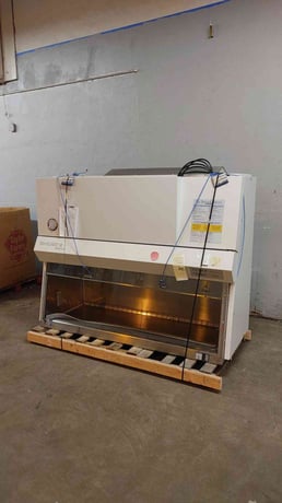 The Baker Company #SG603A, SterilGard 3 Advance BSC BioSafety Hood, 16 Amps, 115 V, 2005 - Image 2